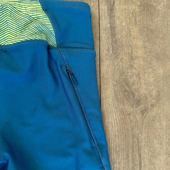 Under Armour Heat Gear Compression Fit Women’s Active Leggings unique colors - Picture 2 of 10